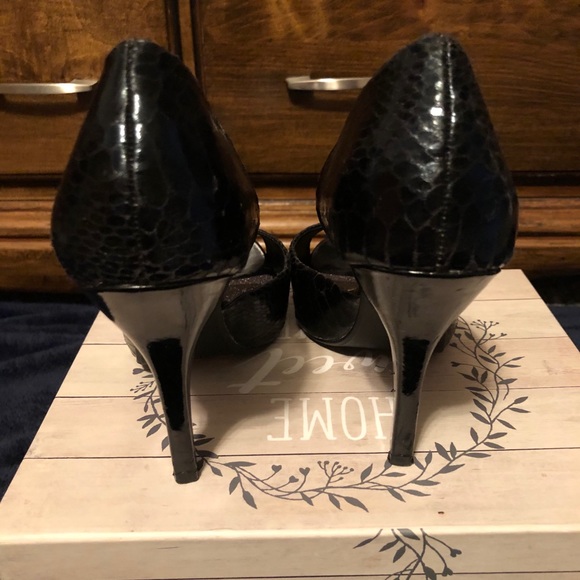 Mandee Faux Snakeskin Open-Toe Heels Size 6.5 - Picture 3 of 13